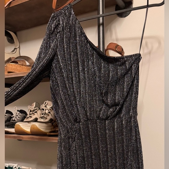 H&M One-Shoulder Black Dress - Picture 8 of 9